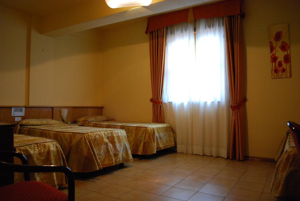 Hotel Tre Torri Villaggio Mosè Esterno foto